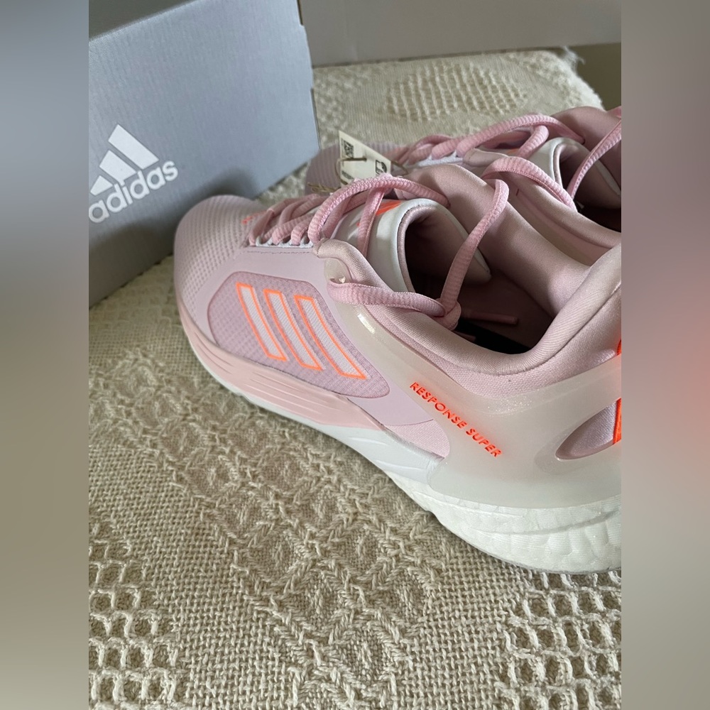 NEW ADIDAS RUNNING SHOES - Picture 10 of 16